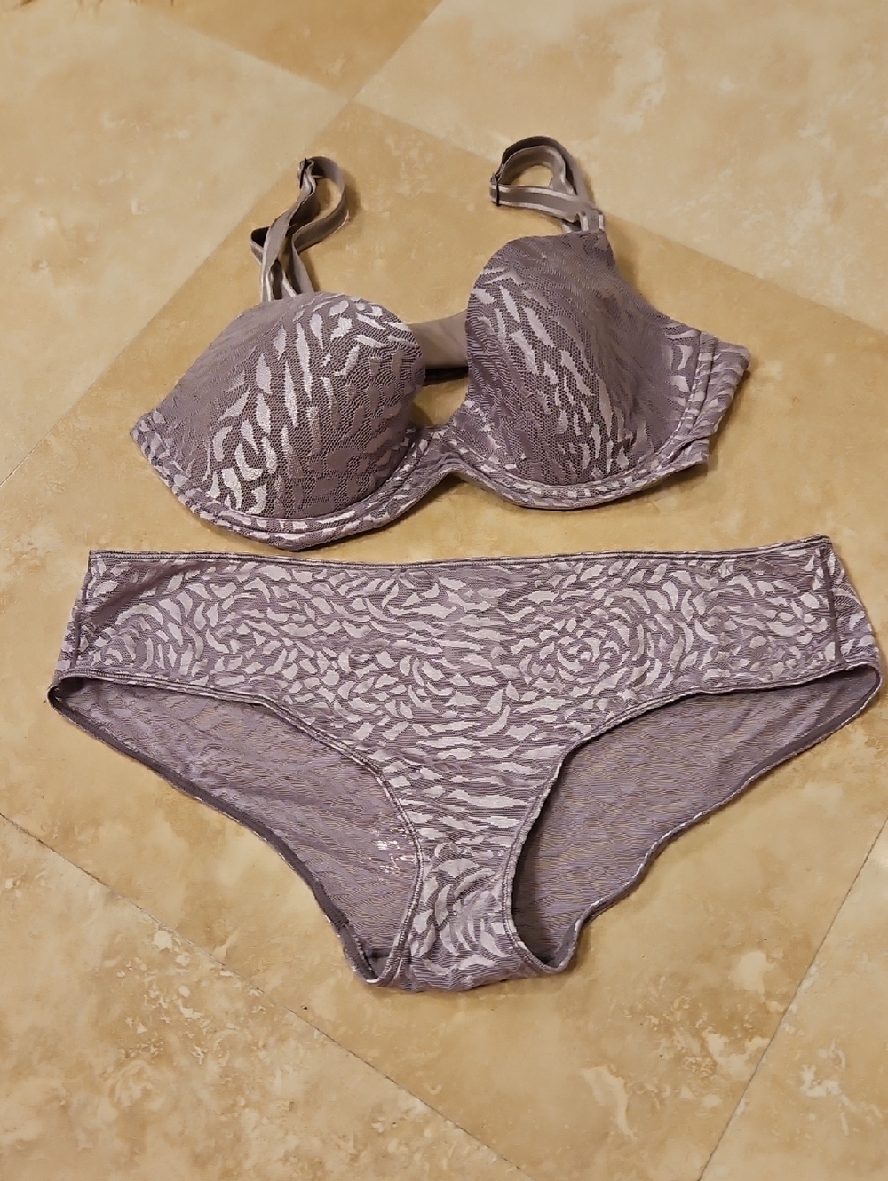 Calvin Klein Grey/Taupe Lace-Pattern Molded Bra&Bikini Set